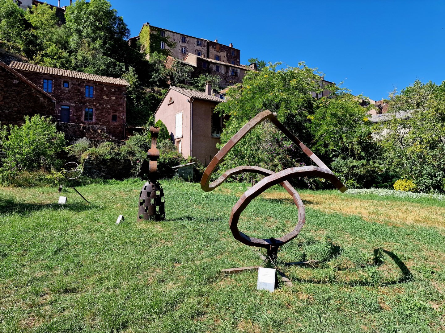 Lire la suite à propos de l’article Des œuvres d’art dans le village