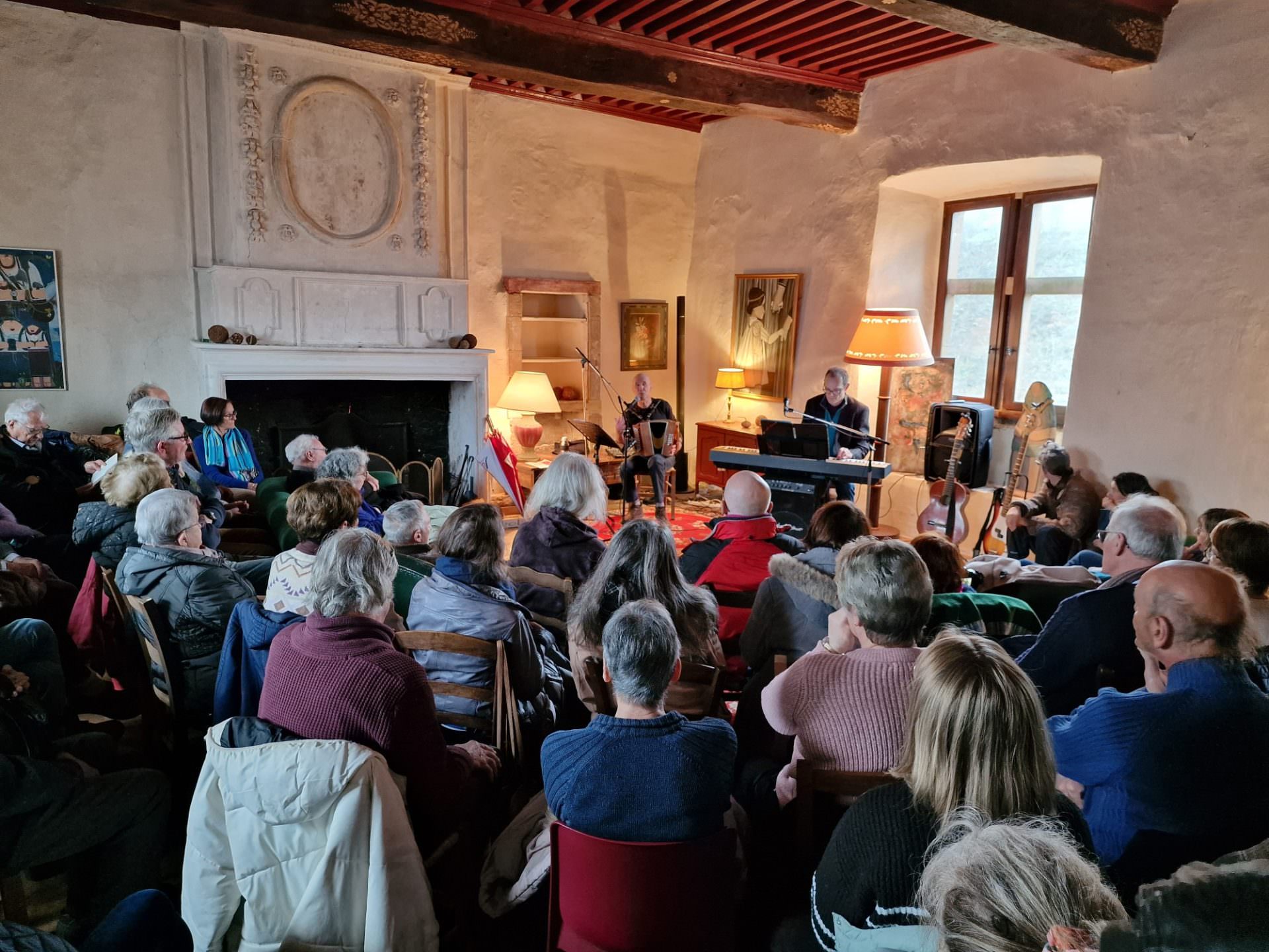 Lire la suite à propos de l’article Salle comble pour le concert de Duo Bruyère