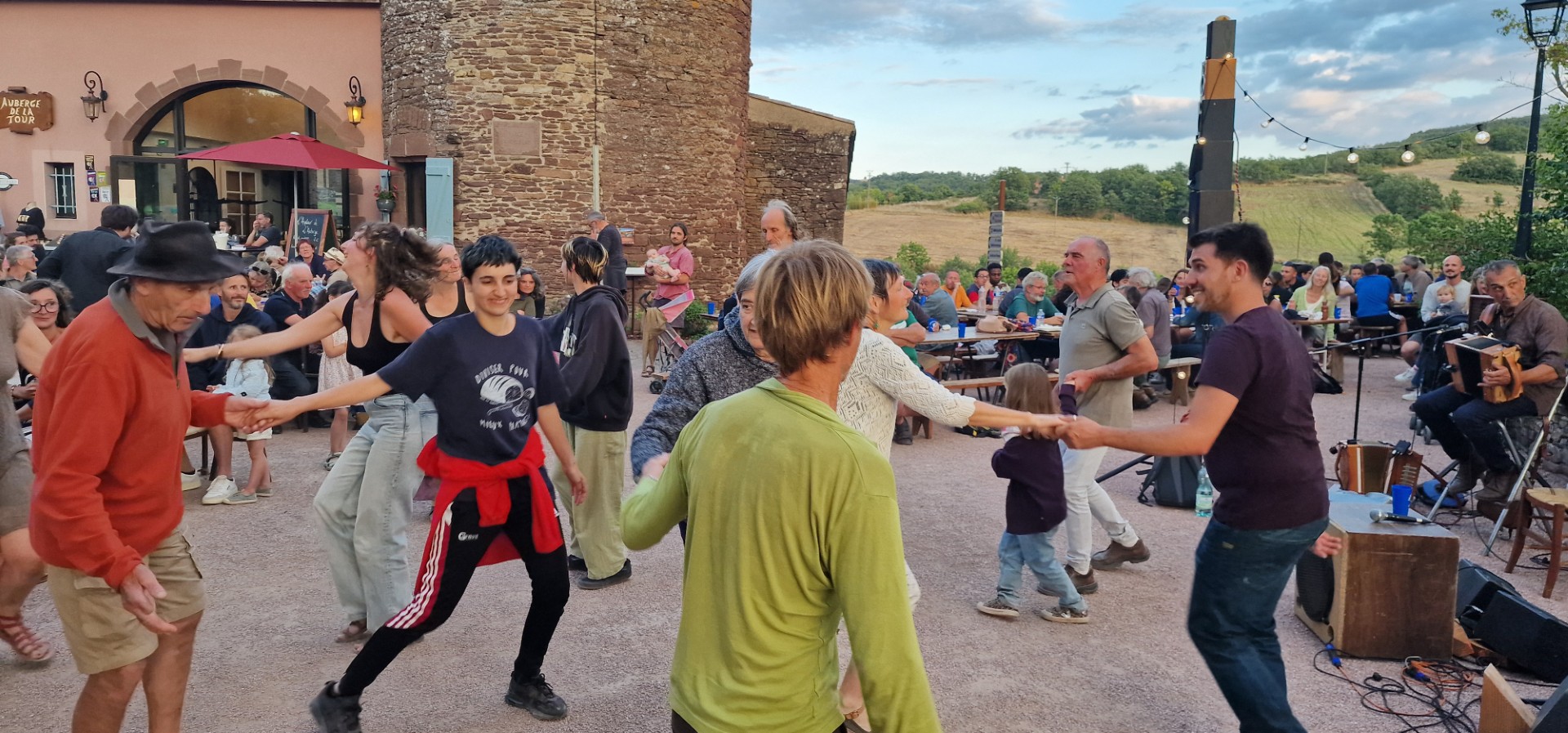 Lire la suite à propos de l’article Un beau succès pour le deuxième mardi de l’été à Combret !